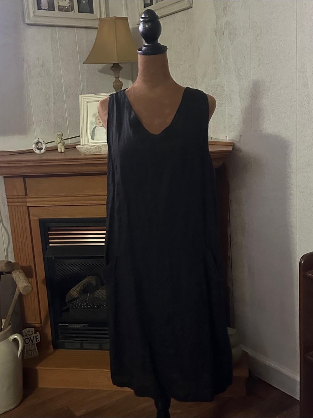 CHARLIE B Black Sleeveless Midi Dress